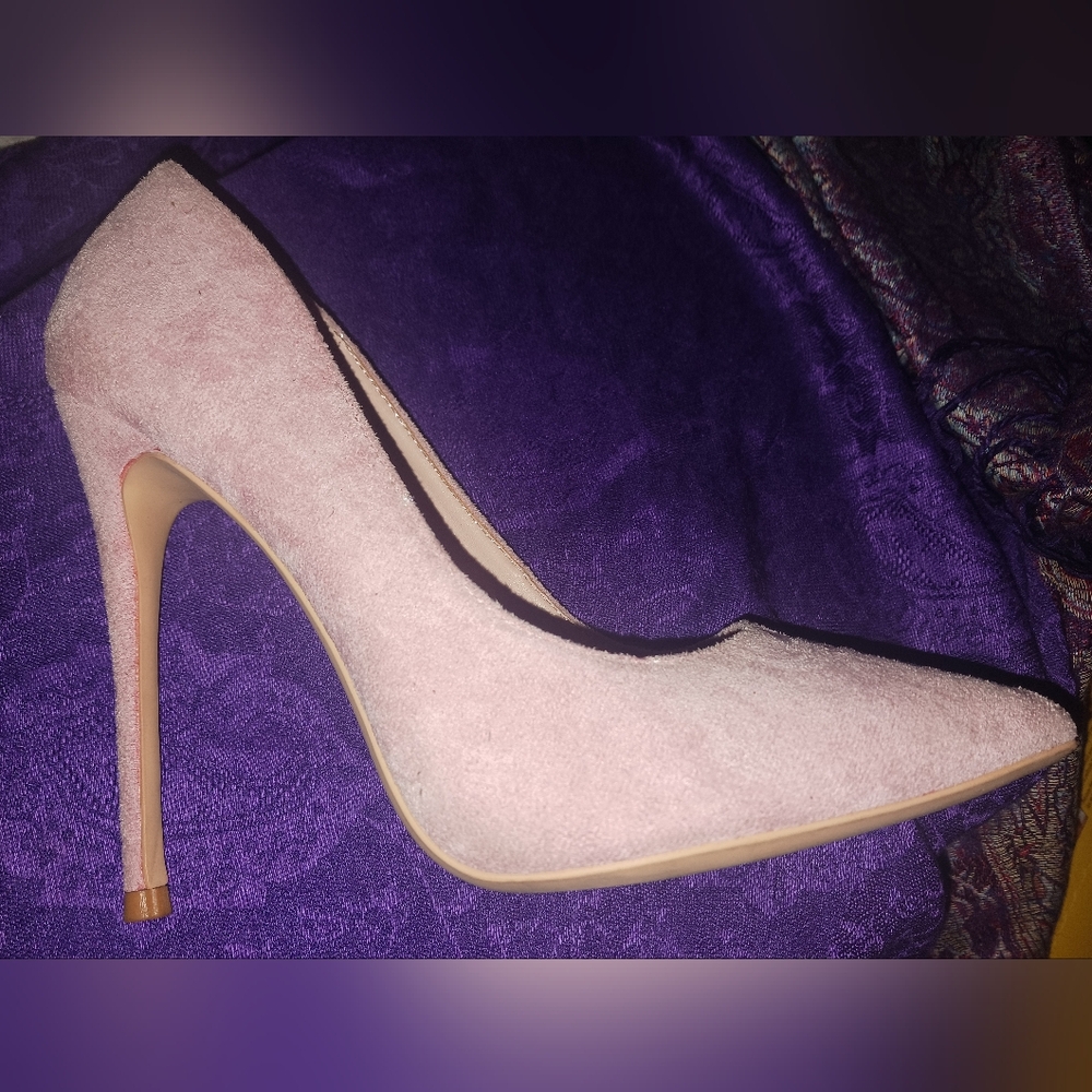 Light pink suede 5-in